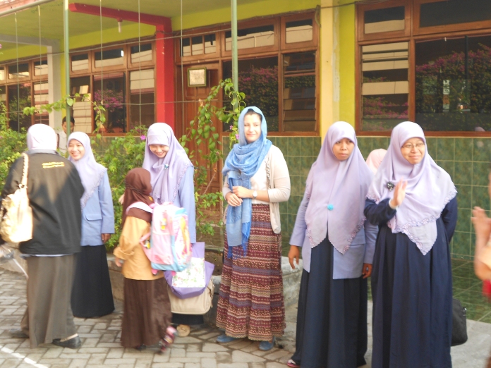 An example of the school's dress code for a non-Musilm female intern.  